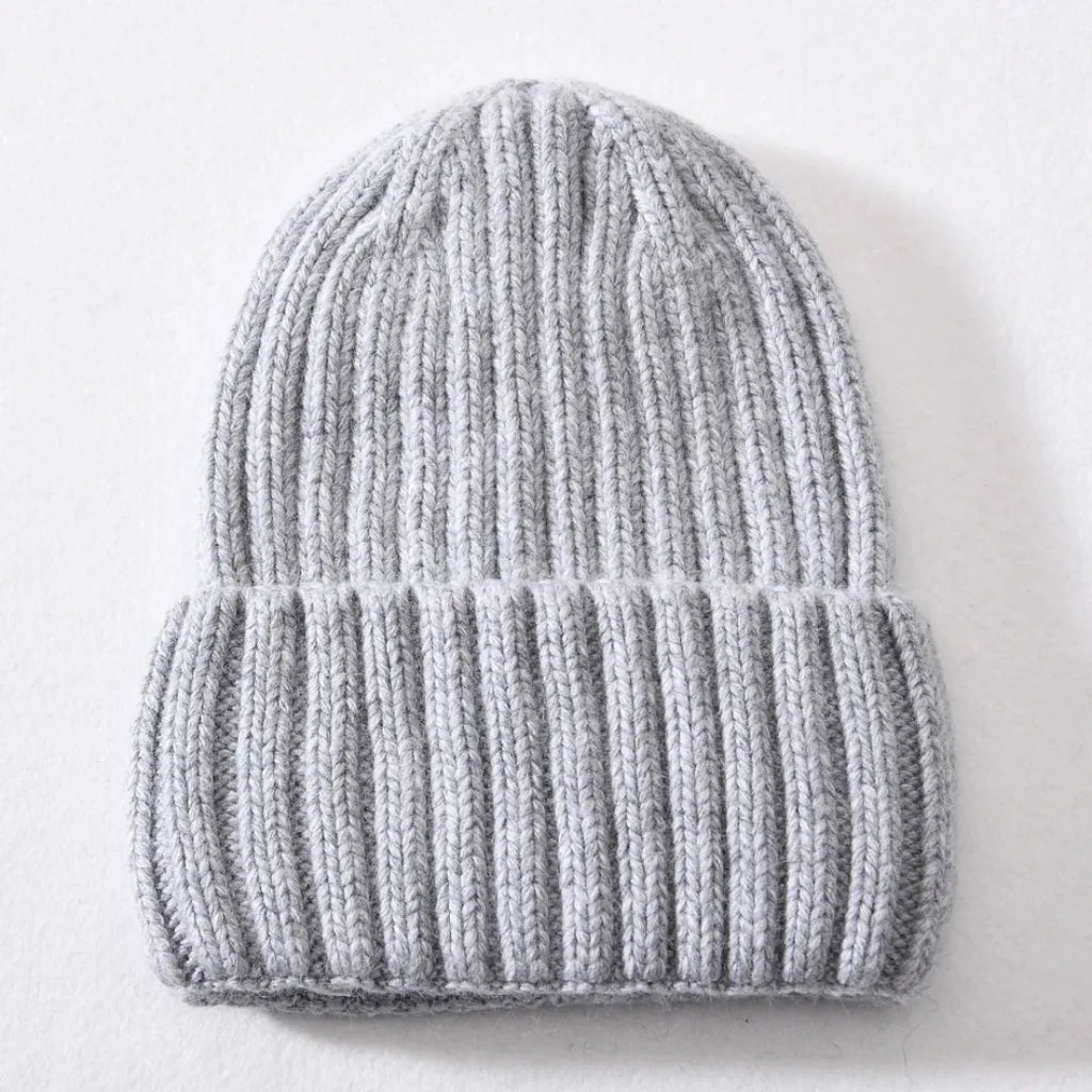 Líora Satin Silk Beanie — light gray