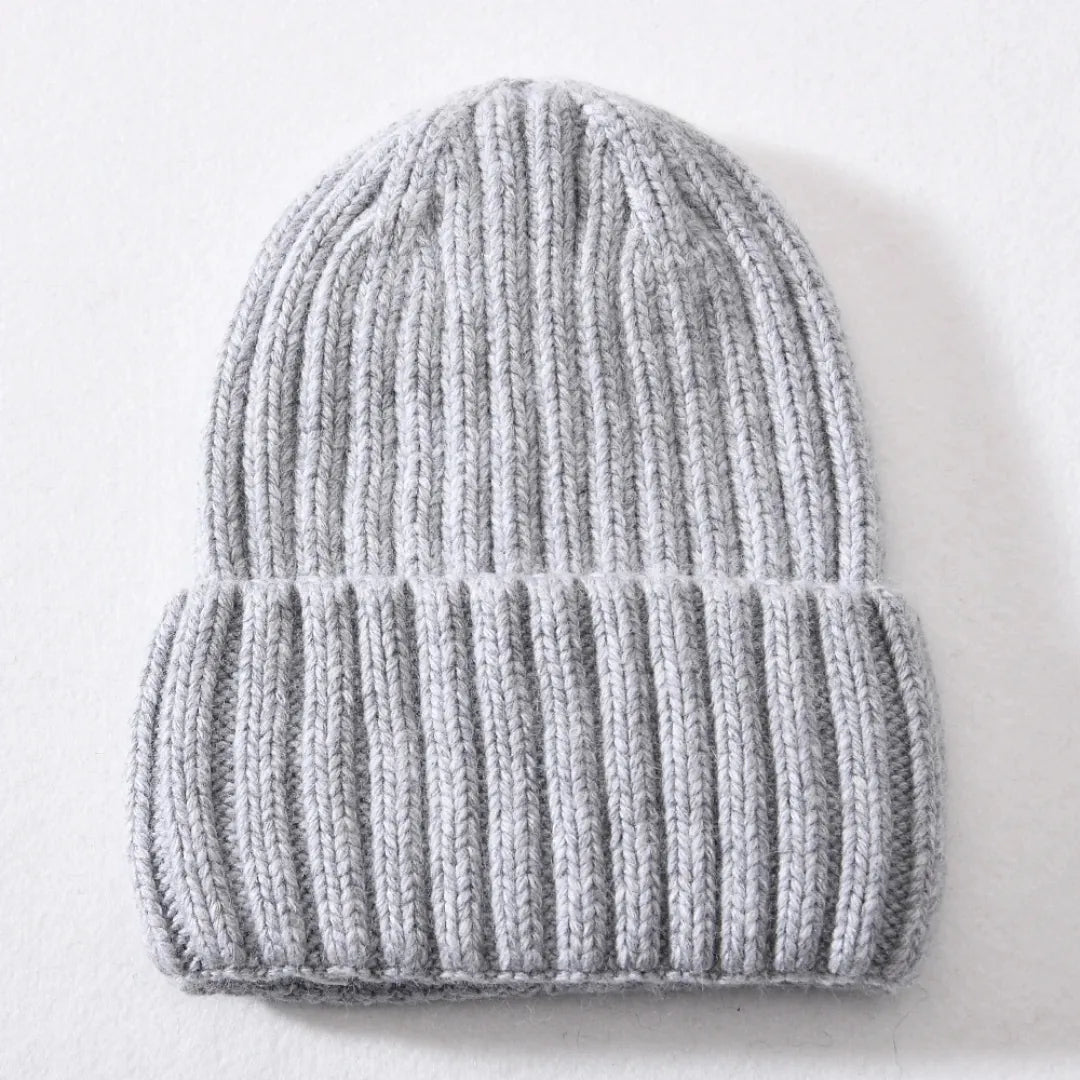 Líora Satin Silk Beanie — light gray